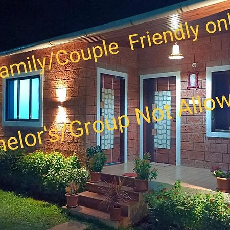 The Royal Ascot Holiday Home Алибаг Екстериор снимка